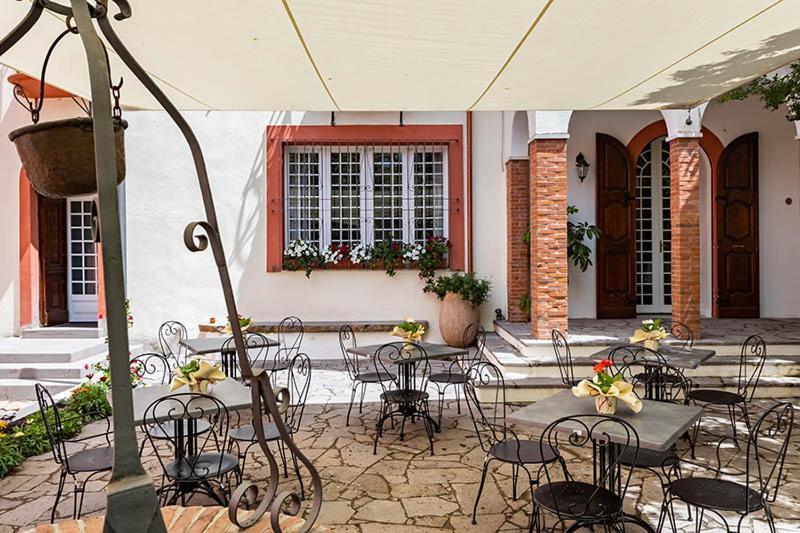 Borgo Prima Luce Hotel Кулиери Екстериор снимка